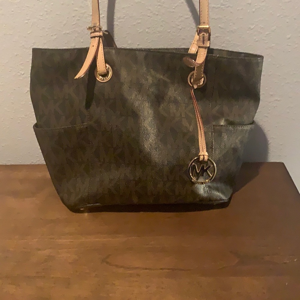 Michael kors jet set bag
